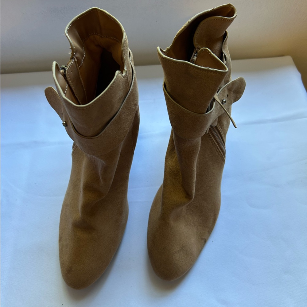 Qupid Tan Ankle Boots